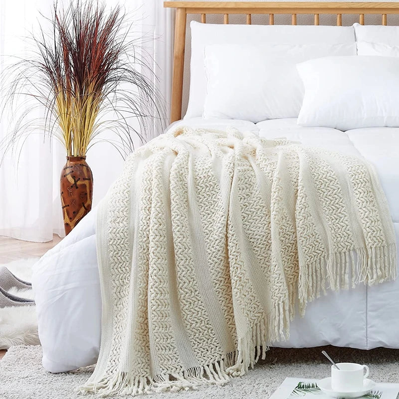 Jeté décorative en maille texturée avec franges