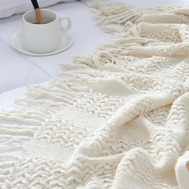 Jeté décorative en maille texturée avec franges