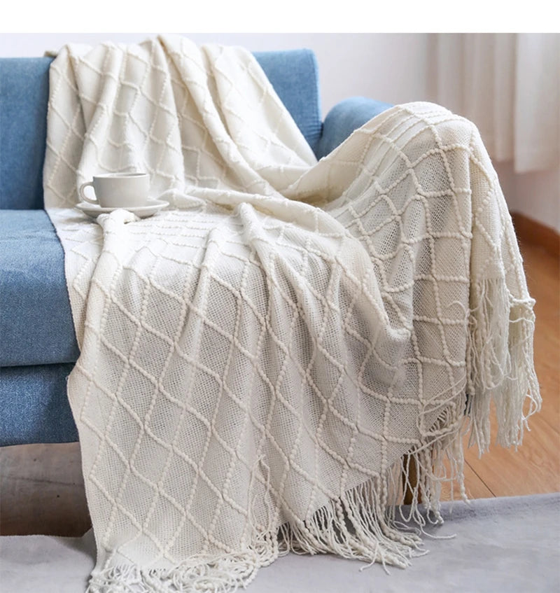 Jeté décoratif en maille texturée avec franges