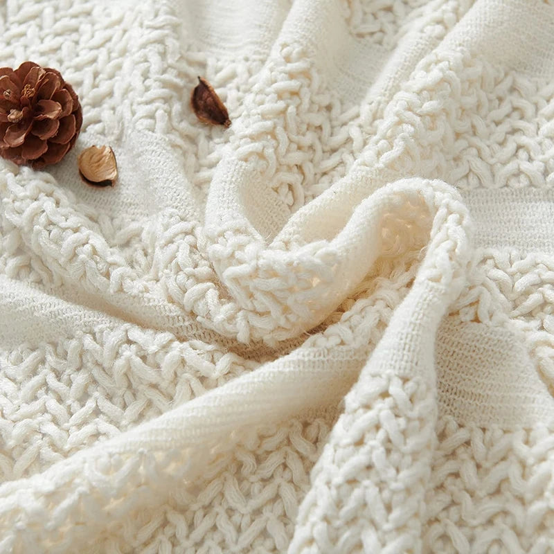 Jeté décorative en maille texturée avec franges