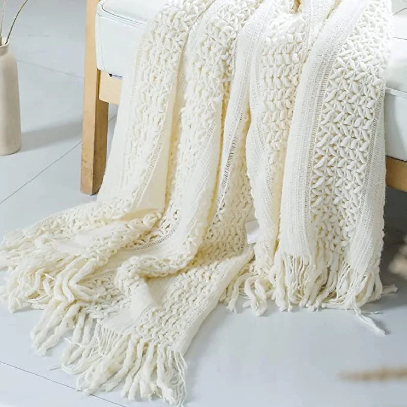 Jeté décorative en maille texturée avec franges