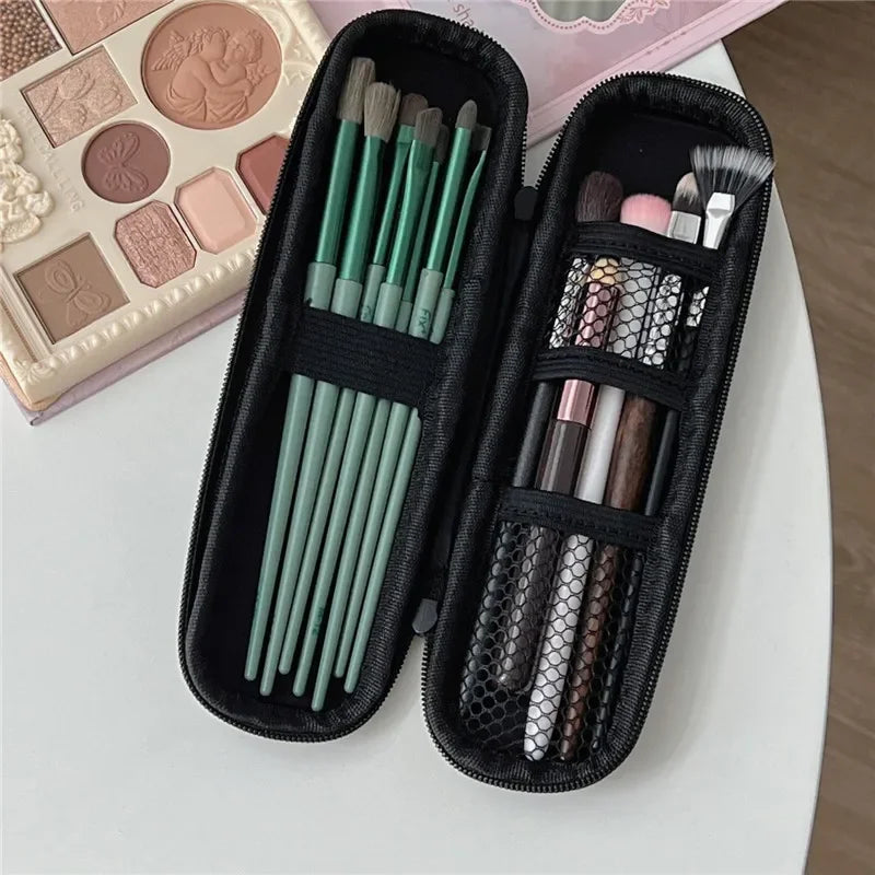 Étui des rangement pour pinceaux de maquillage