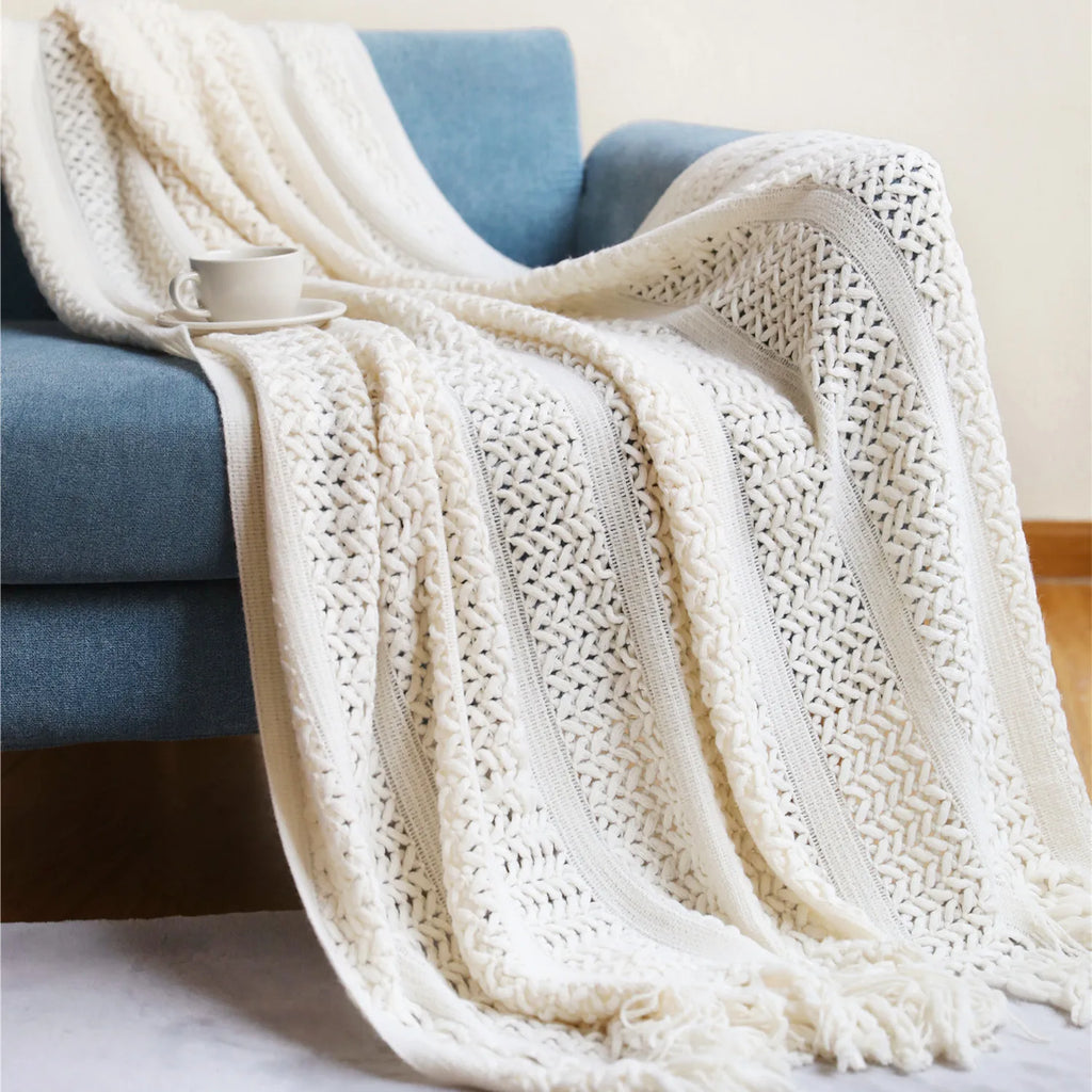 Jeté décorative en maille texturée avec franges