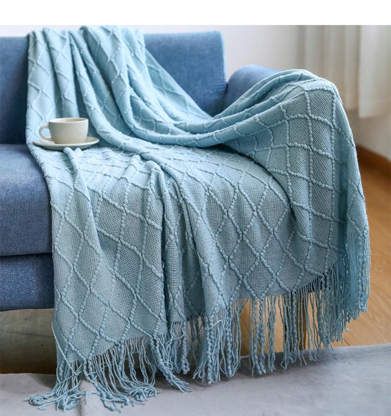 Jeté décoratif en maille texturée avec franges